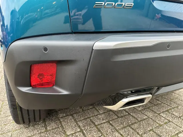 Peugeot 2008 1.2 Hybrid 145 PK GT 2025 Hybride Benzine 45