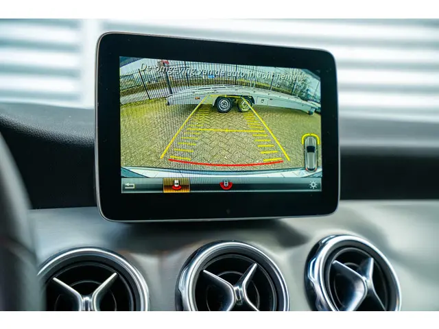 Mercedes-Benz GLA GLA 180 2019 Benzine 17