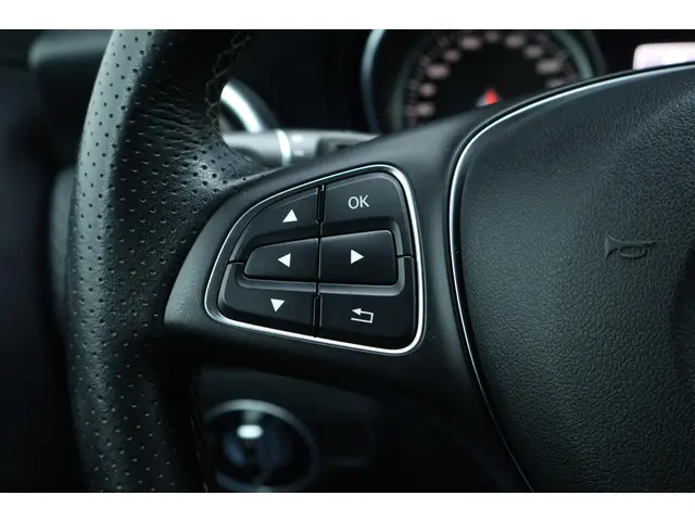 Mercedes-Benz A-Klasse 180 Ambition 2016 Benzine 19