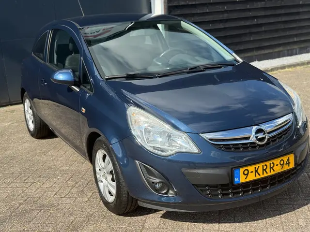 Opel Corsa 1.2-16V Berlin 2013 Benzine 3