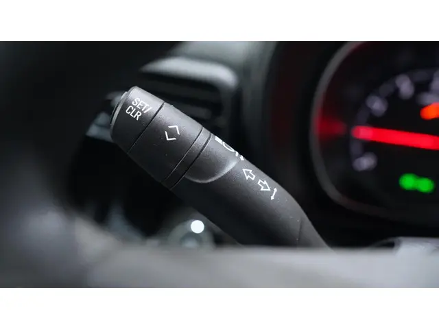 Opel Combo Tour 1.2 Turbo L2H1 Edition 7p. 2020 Benzine 25