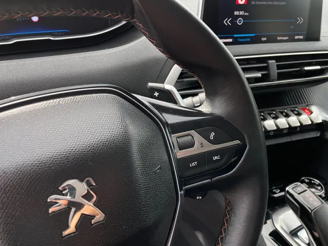 Peugeot 3008 1.2 Première AUTOMAAT, trekhaak. 2017 Benzine 16
