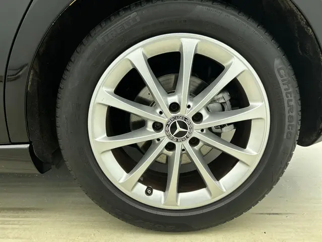 Mercedes-Benz B-Klasse 180 Premium 2019 Benzine 30