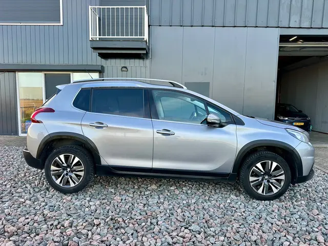 Peugeot 2008 1.2 PureTech GT-Line 2019 Benzine 10