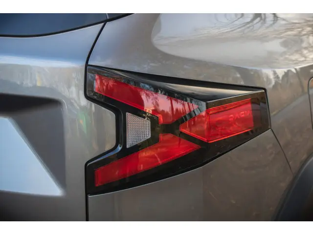 Dacia Duster extreme hybrid 140 2024 Hybride Benzine 35