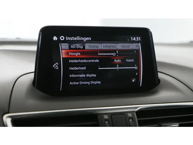 Mazda 3 2.0 SkyActiv-G 120 GT-M 2017 Benzine 30
