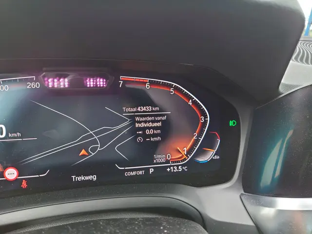 BMW 3 Serie 330i High Executive 2019 Benzine 7