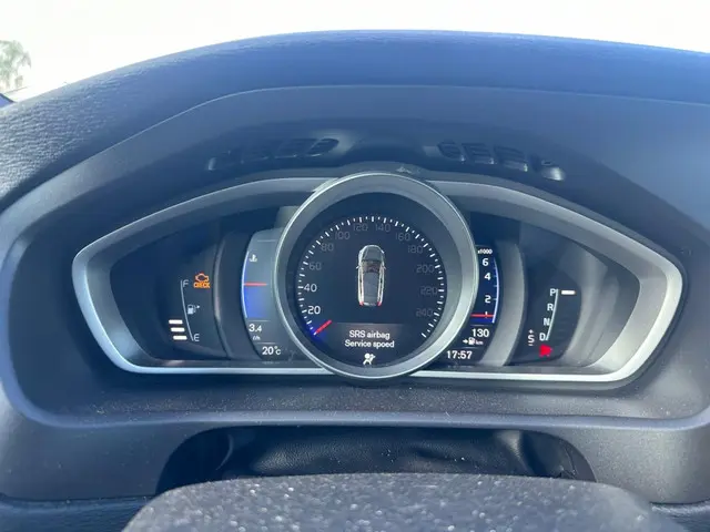 Volvo V40 2.0 T4 Bns Sport PRIJS IS EX BPM ! 2018 Benzine 16