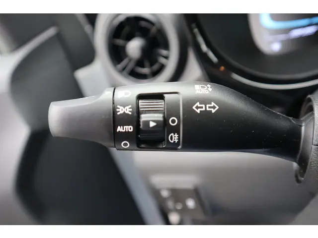 Hyundai i10 1.0 PREMIUM 2025 Benzine 24