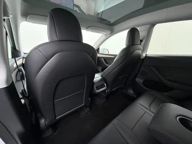 Tesla Model Y Long Range AWD 75 kWh 2022 Elektrisch 23