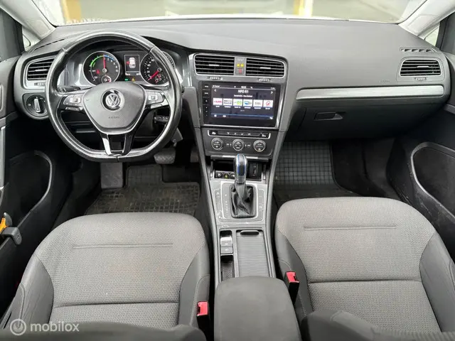 Volkswagen e-Golf Met zwaailicht 2018 Elektrisch 12