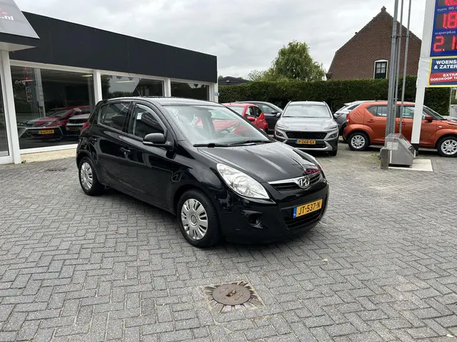 Hyundai i20 1.2i Business Edition 2012 Benzine 2