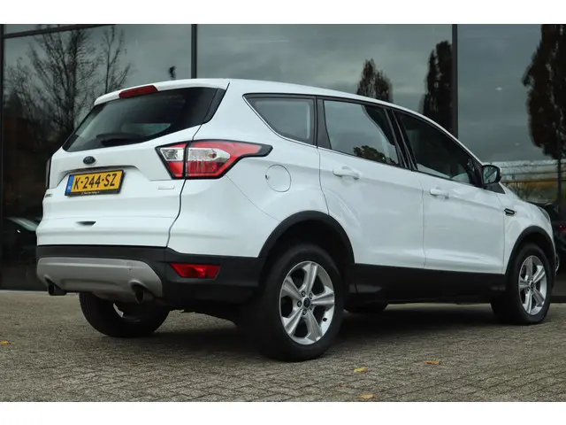 Ford Kuga 1.5 TITANIUM 2018 Benzine 2