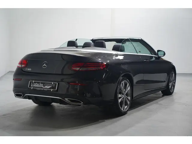 Mercedes-Benz C-Klasse Cabrio 180 AMG Line 2023 Benzine 11