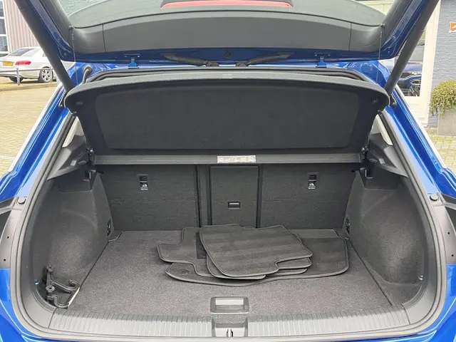 Volkswagen T-Roc 1.0 TSi Style Business 2021 Benzine 25