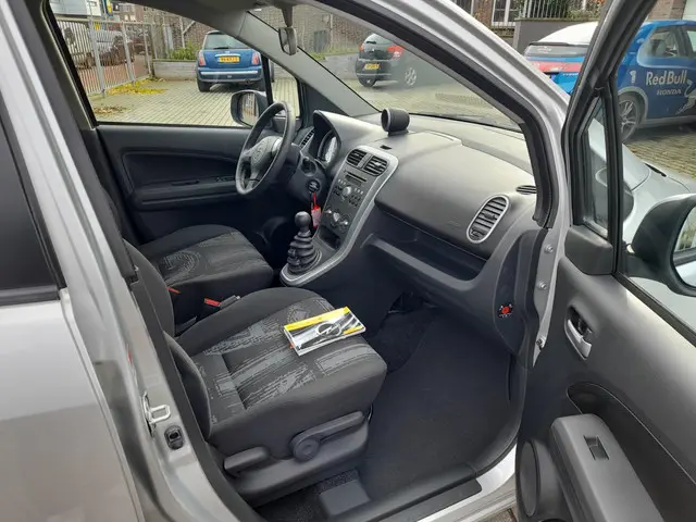 Opel Agila 1.0 Berlin 2013 Benzine 11