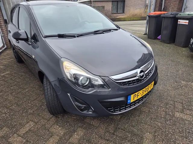 Opel Corsa 1.4-16V Design Ed 2014 Benzine 20