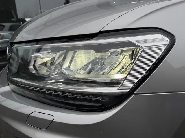 Volkswagen Tiguan 2.0 TSI 4Motion Highline 2016 Benzine 18