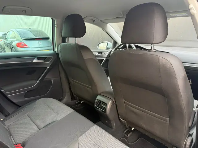 Volkswagen e-Golf E-Golf 2017 Elektrisch 23