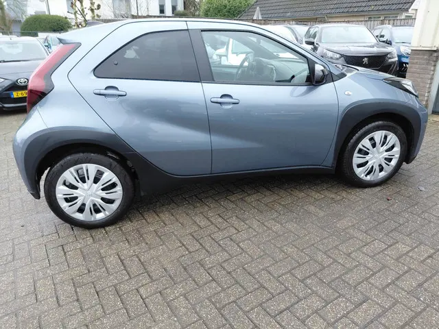 Toyota Aygo X 1.0 VVT-i MT Play 2024 Benzine 4
