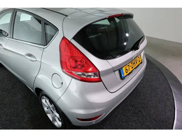 Ford Fiesta 1.25 Titanium 2013 Benzine 18