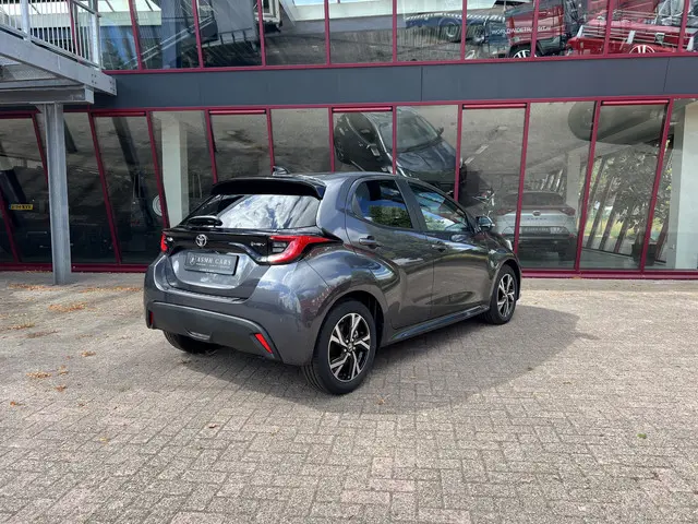 Toyota Yaris 1.5 Hybrid 115 Dynamic 2025 Hybride Benzine 3
