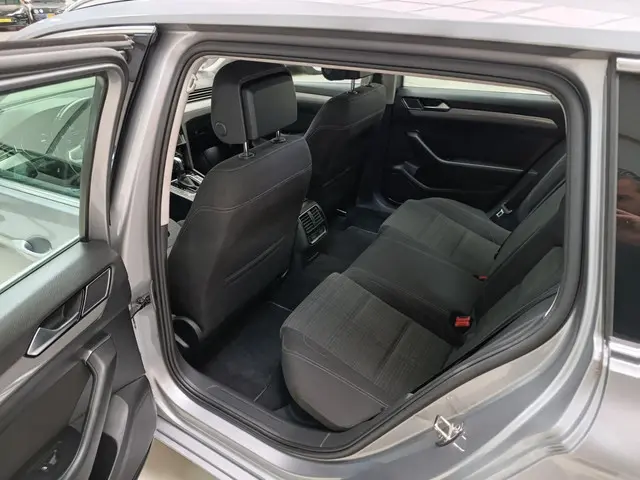 Volkswagen Passat Variant 1.5 TSI Business 2021 Benzine 6