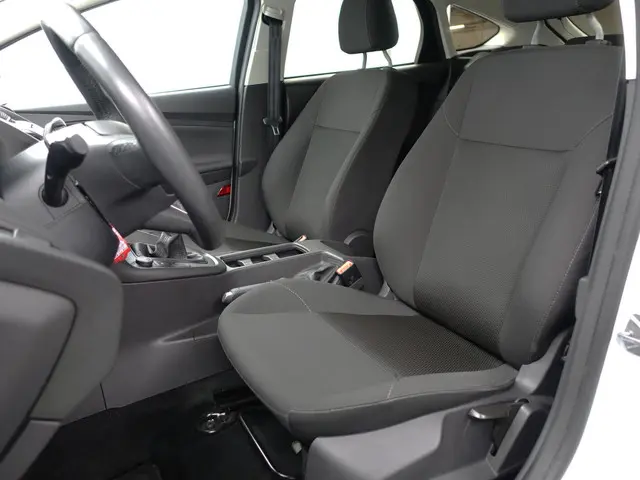 Ford Focus 1.0 Trend- 2018 Benzine 16