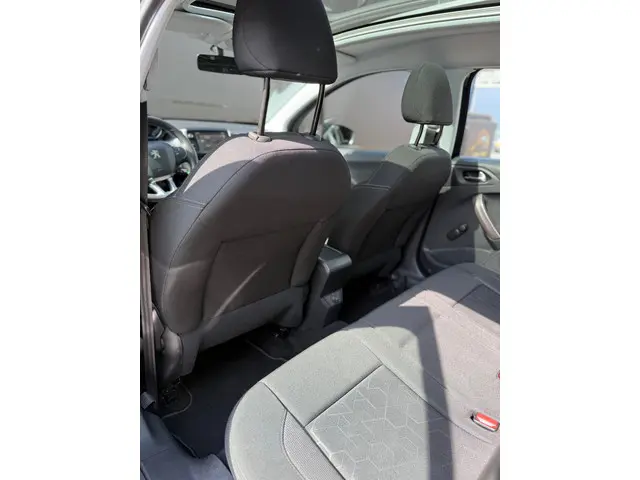 Peugeot 2008 1.2 PureTech Blue Lion 2016 Benzine 27