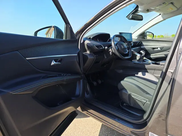 Peugeot 3008 1.2 PureTech Active 2022 Benzine 20