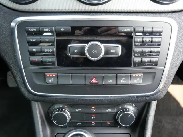 Mercedes-Benz CLA 200 Leder Xenon Pdc Led 2013 Benzine 15