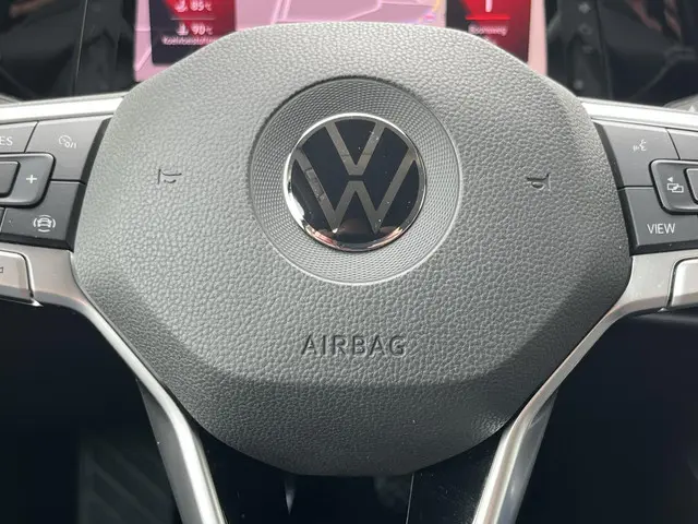 Volkswagen Golf 1.5 TSI Life 2020 Benzine 36