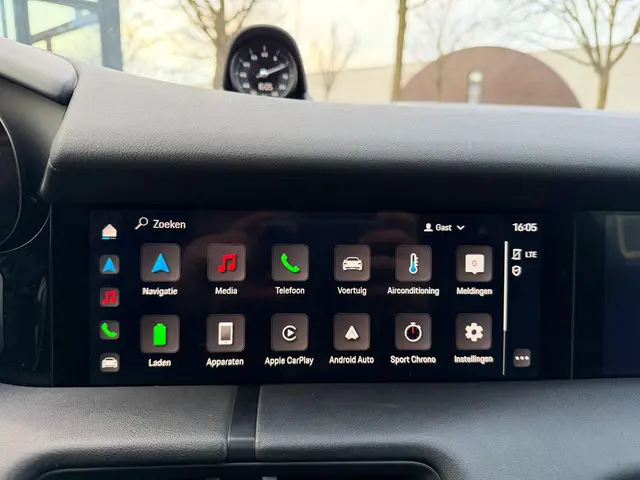 Porsche Taycan Performance 84 kWh 2023 Elektrisch 18