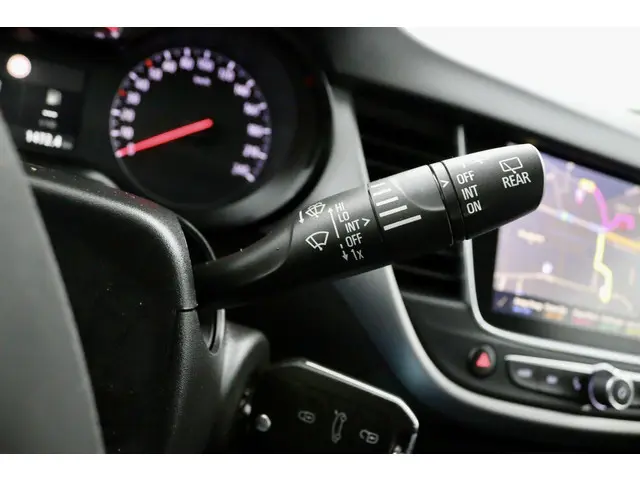 Opel Crossland X 1.2 Innovation zwart 2018 Benzine 20