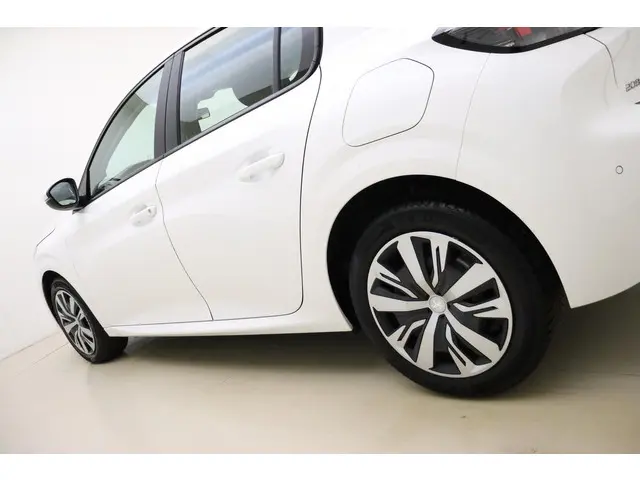 Peugeot 208 1.2 PureTech 100pk Active 2021 Benzine 16