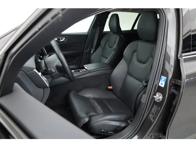 Volvo V60 T6 Recharge Plus Dark 2023 Hybride Benzine 3