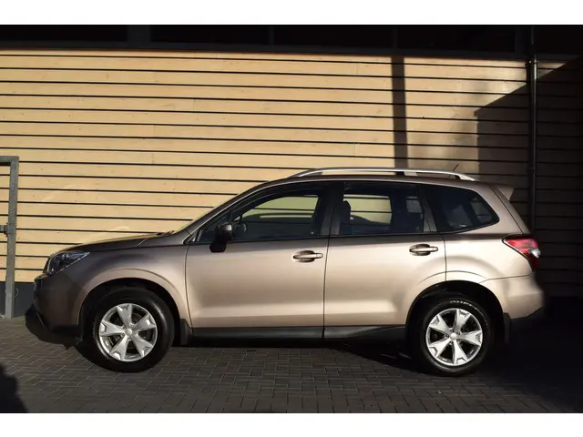 Subaru Forester 2.0 Luxury - AWD - Trekhaak 2015 Benzine 4
