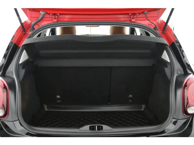 Citroën C3 1.2 PureTech S&S Shine zwart 2017 Benzine 36