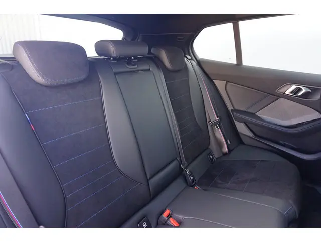 BMW 1 Serie 5-deurs M135i xDrive 2025 Benzine 9
