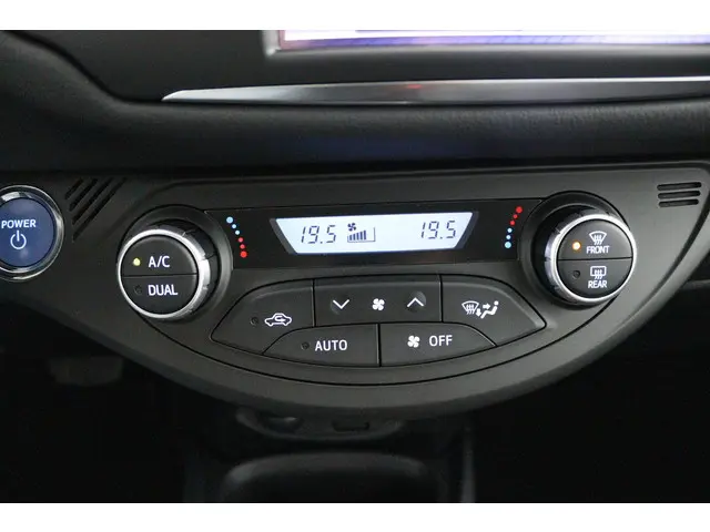 Toyota Yaris 1.5 Hybrid Design 2018 Hybride Benzine 7