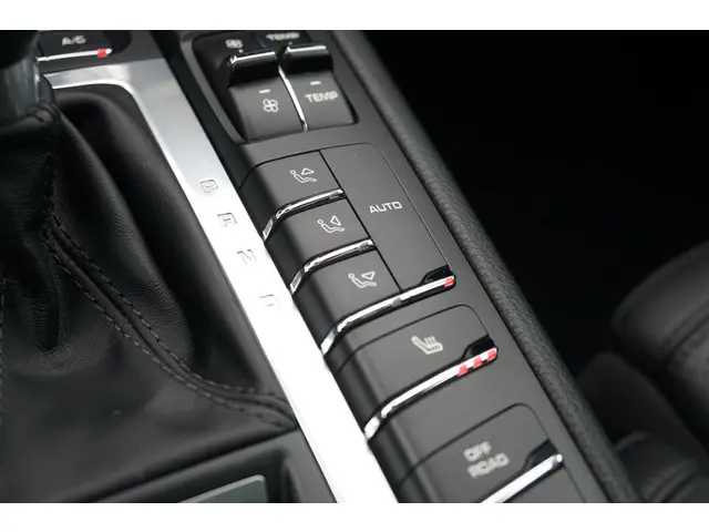 Porsche Macan 2.0 2018 Benzine 24