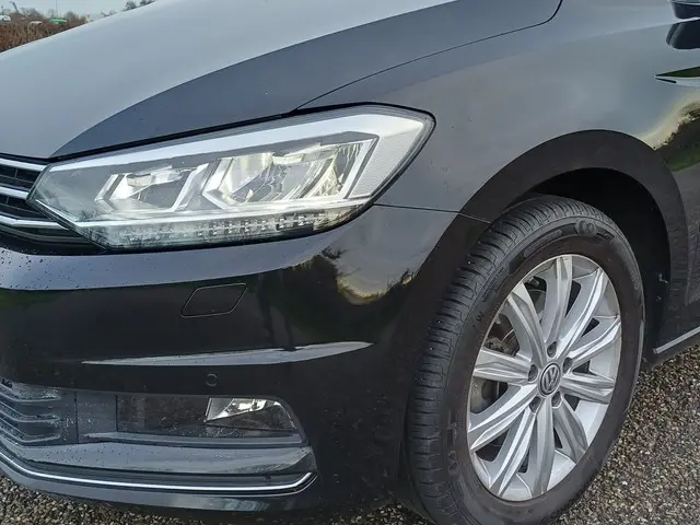 Volkswagen Touran 1.4 TSI Highline 2017 Benzine 12