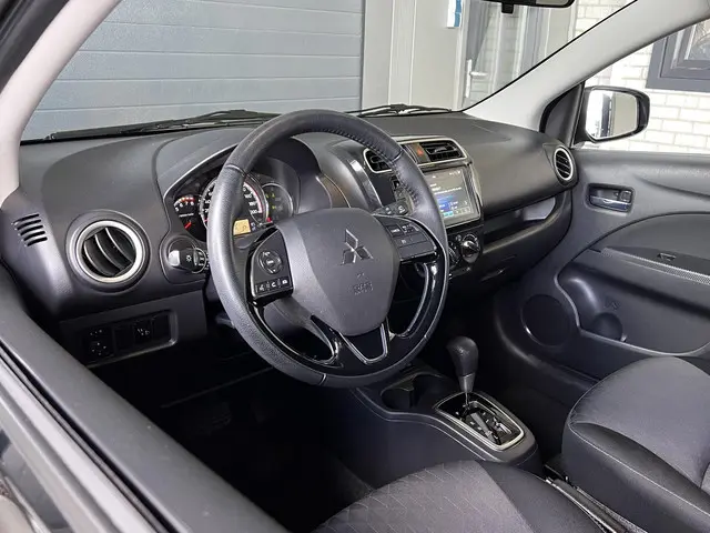 Mitsubishi Space Star 1.2 Intense 2022 Benzine 7