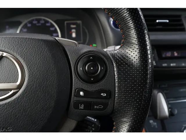 Lexus CT 200h F Sport Line 2018 Hybride Benzine 16