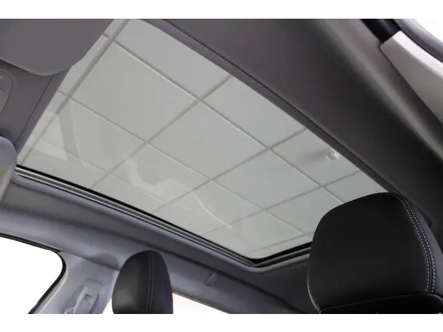 Peugeot 2008 1.2 PureTech Allure 110 PK. 2018 Benzine 13