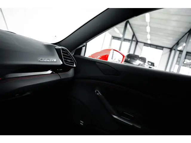 Ferrari 488 3.9 GTB HELE 2017 Benzine 40