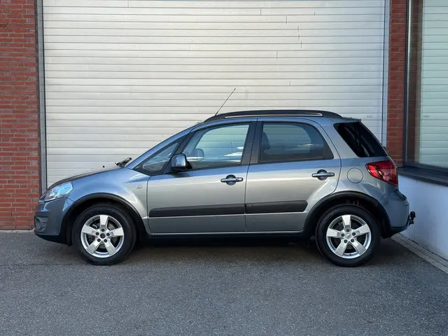 Suzuki SX4 1.6 Exclusive | NAP | AIRCO | TREKHAAK | 2010 Benzine 2