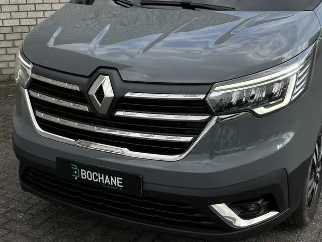 Renault Trafic 2.0 dCi 150 T29 L2H1 DC Luxe 2023 Diesel 19