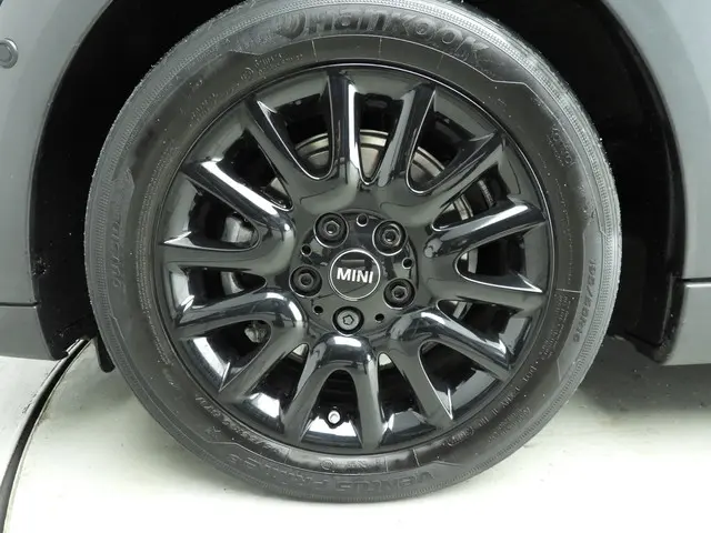 MINI 5-Deurs Cooper 2023 Benzine 43