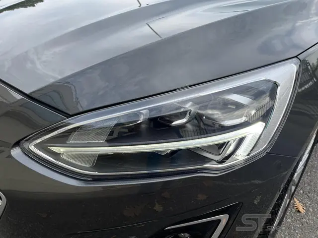 Ford Focus 1.5 EcoBoost Vignale|AUT|PANO|LEDER 2019 Benzine 9